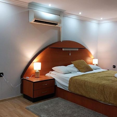 Family Apartman Gyula Luaran gambar