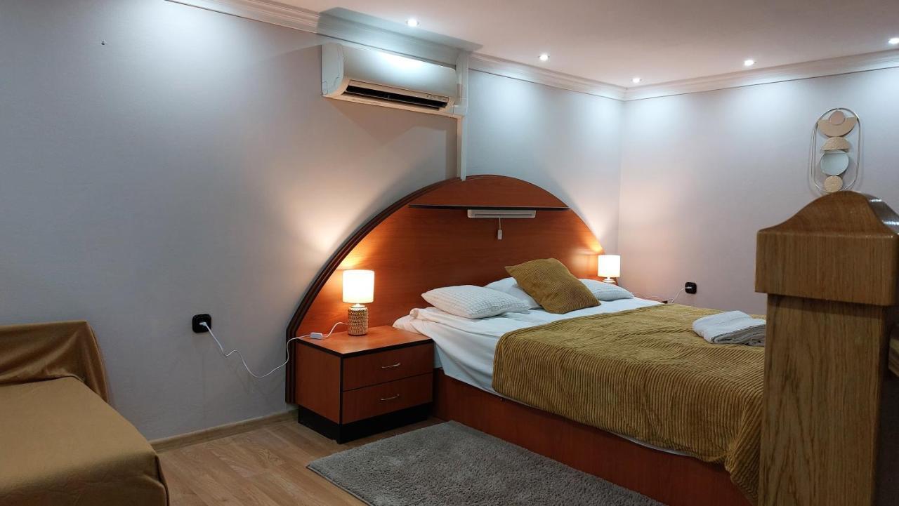 Family Apartman Gyula Luaran gambar