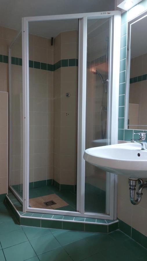 Family Apartman Gyula Luaran gambar