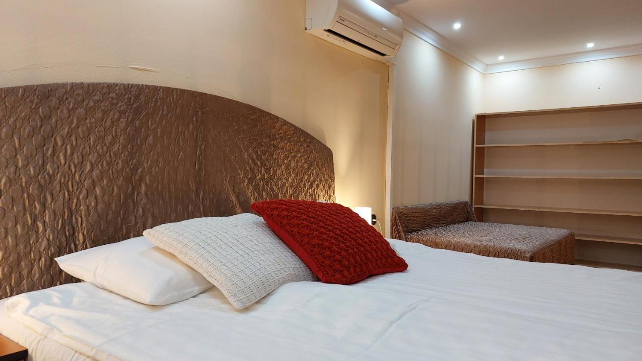 Family Apartman Gyula Luaran gambar