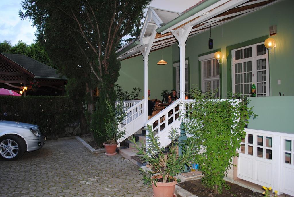 Family Apartman Gyula Luaran gambar
